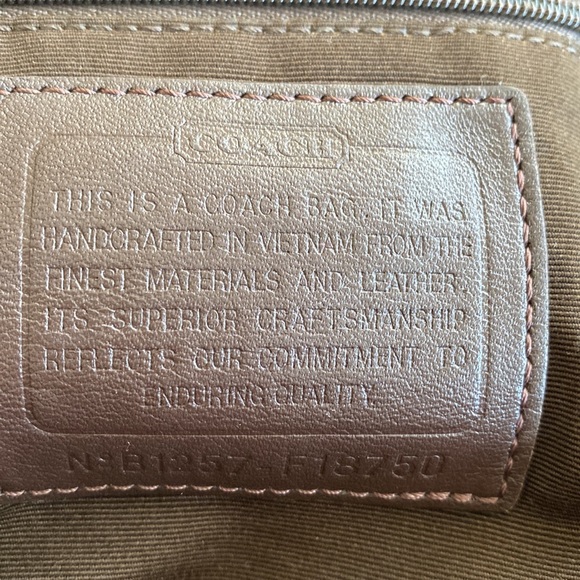 Coach Signature Soho Shoulder Bag F18750 - Picture 7 of 16